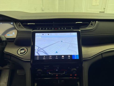 New 2025 Jeep Grand Cherokee Limited w/ Black Appearance Package image 14