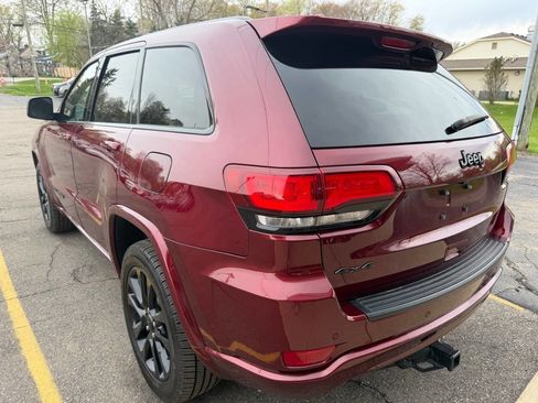 Used 2020 Jeep Grand Cherokee Altitude AWD/4WD image 4