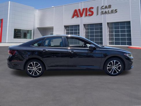 Used 2025 Volkswagen Jetta Sport FWD image 5