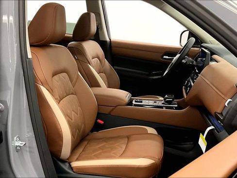 New 2026 Nissan Pathfinder Platinum image 39