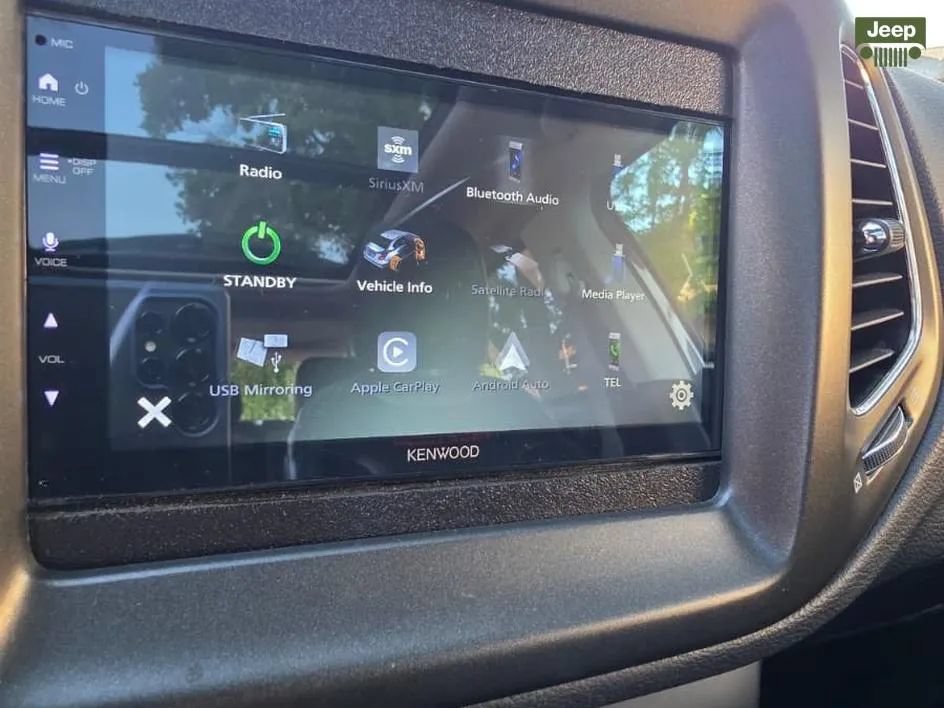 Used 2018 Jeep Compass Trailhawk w/ Leather Interior Group AWD/4WD image 22