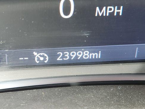 Used 2024 GMC Terrain SLT image 38