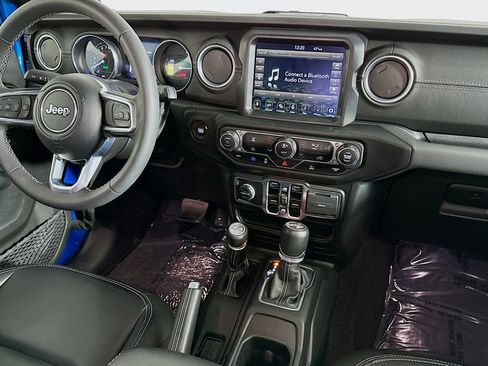 Used 2023 Jeep Wrangler Sahara image 6