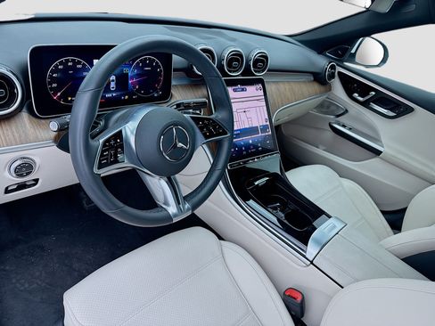 Used 2023 Mercedes-Benz C 300 4MATIC Sedan w/ Exclusive Trim Package image 7