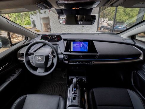 Used 2024 Toyota Prius XLE AWD/4WD image 15