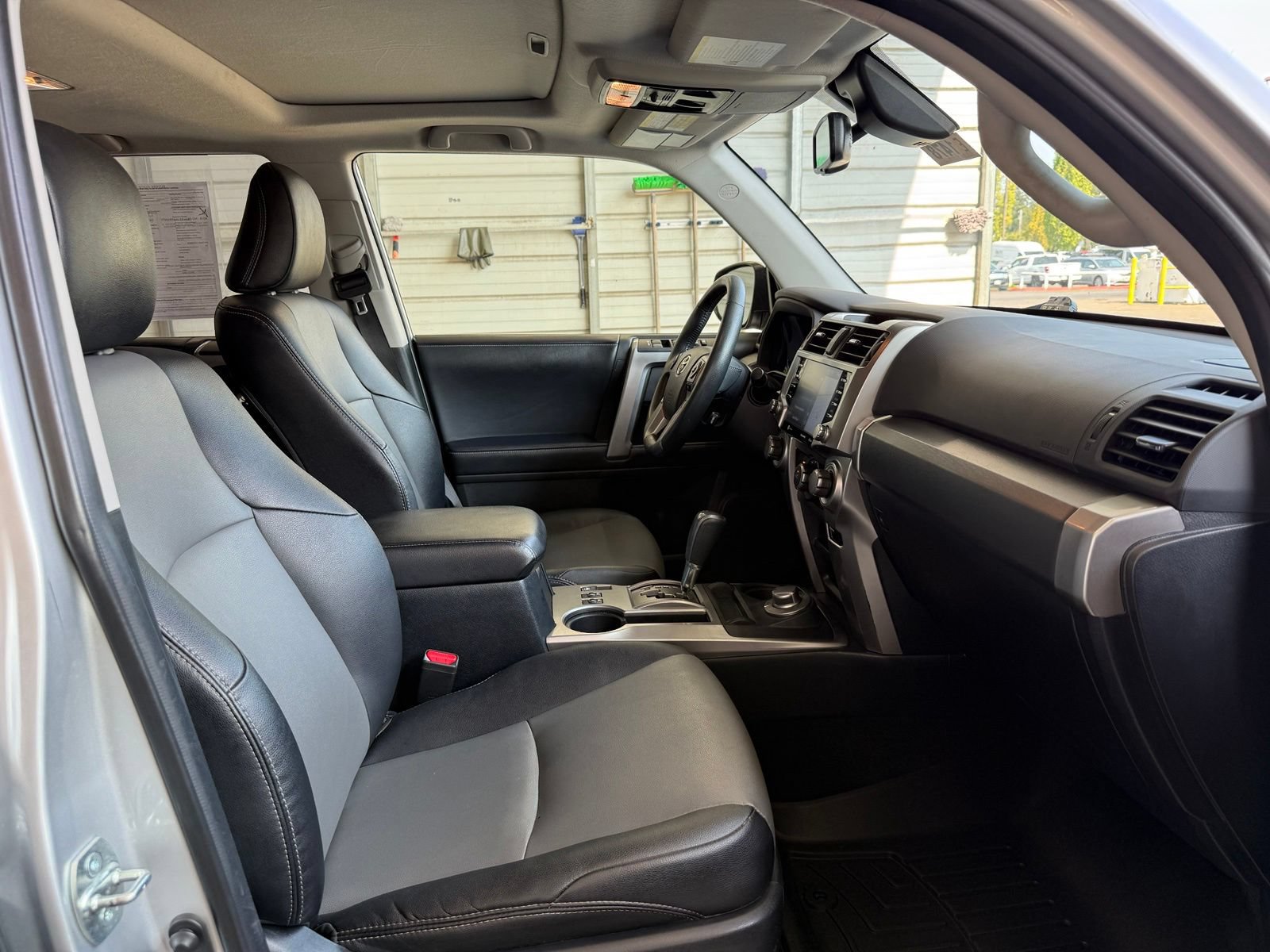 Used 2022 Toyota 4Runner SR5 Premium w/ Moonroof Package AWD/4WD image 10