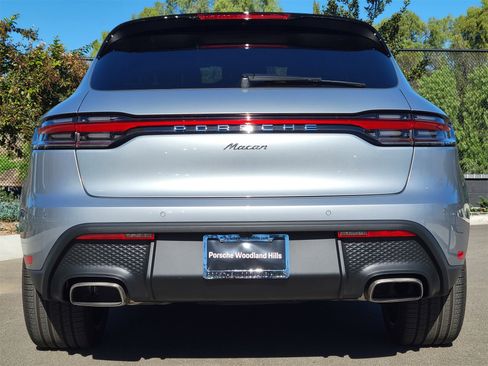 Used 2025 Porsche Macan image 6