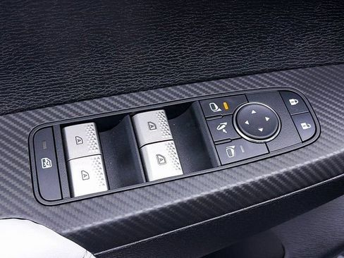 New 2026 Mitsubishi Outlander SE image 8