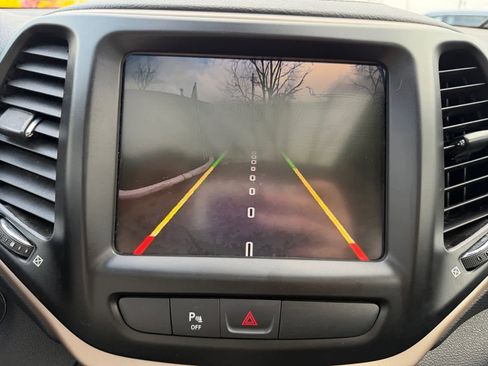 Used 2018 Jeep Cherokee Limited w/ High Altitude Package image 24