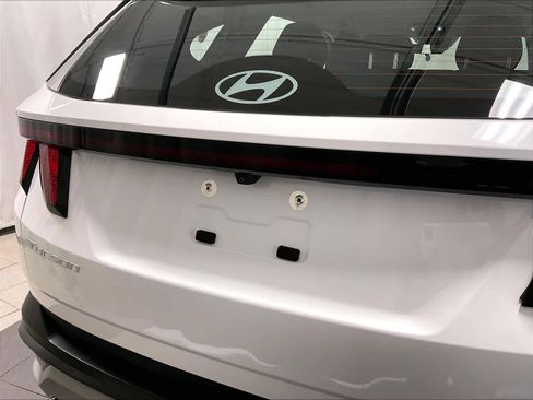 Certified 2025 Hyundai Tucson SE image 27