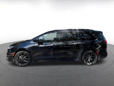 Used 2025 Chrysler Pacifica Limited FWD image 4