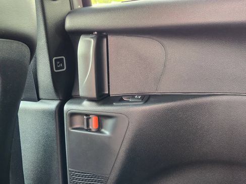 New 2027 Chrysler Pacifica Select FWD image 33
