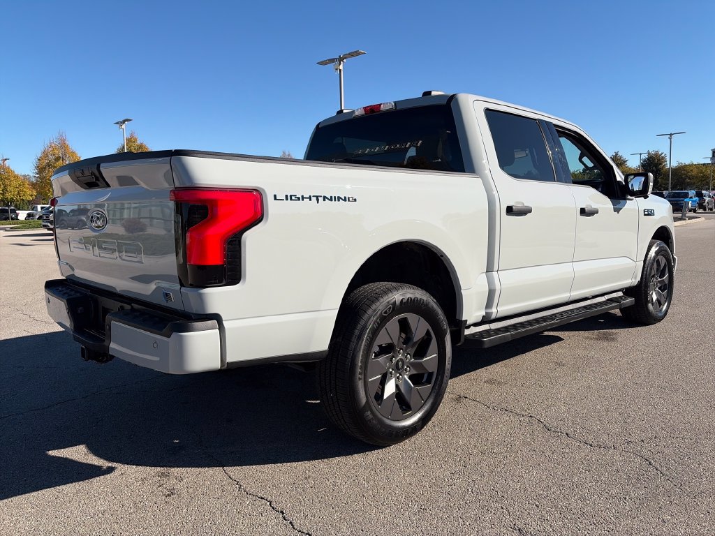 Used 2024 Ford F150 Lightning XLT AWD/4WD image 9