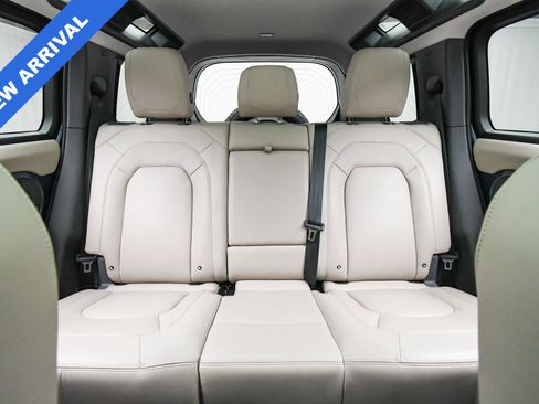 Used 2024 Land Rover Defender 110 S image 17