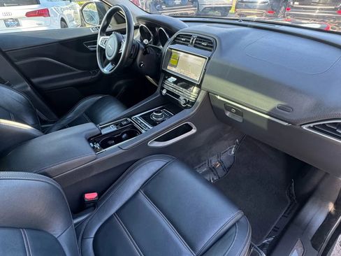 Used 2020 Jaguar F-PACE Prestige image 21