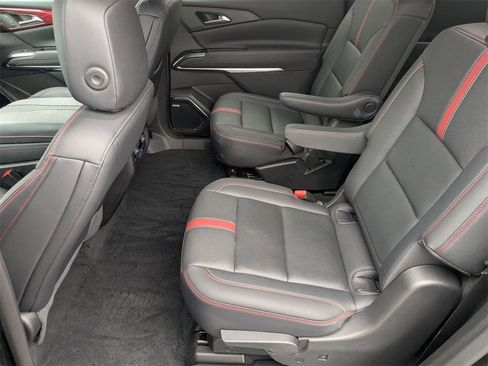 Used 2024 Chevrolet Traverse RS image 20