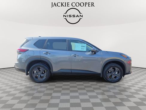 New 2026 Nissan Rogue SV FWD image 4