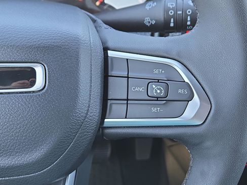 Used 2023 Jeep Compass Latitude w/ Convenience Group image 21