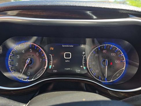 Used 2022 Chrysler Pacifica Limited FWD image 11