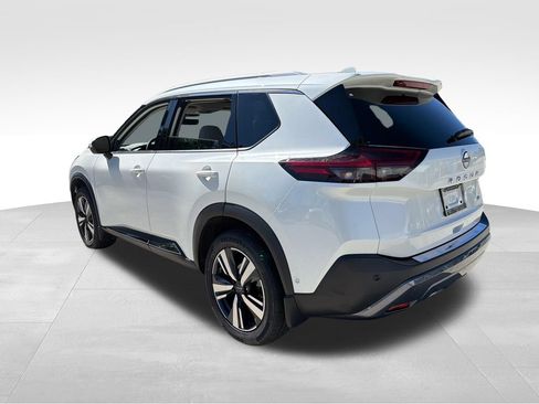Used 2023 Nissan Rogue SL w/ SL Premium Package FWD image 5
