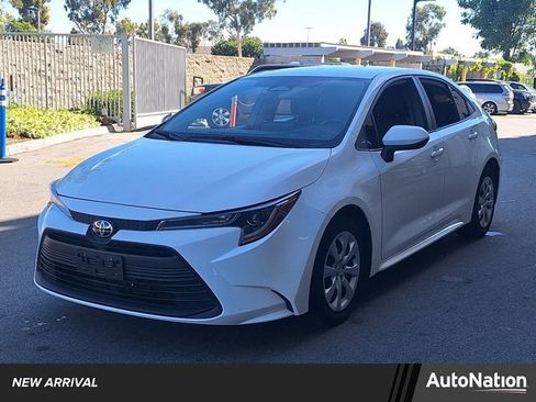 Used 2024 Toyota Corolla LE image 1