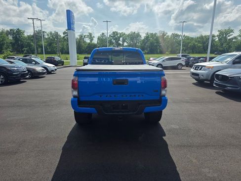 Used 2020 Toyota Tacoma TRD Sport AWD/4WD image 4