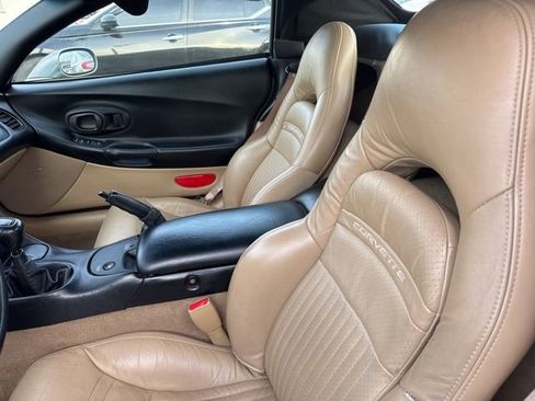 Used 2002 Chevrolet Corvette Convertible w/ Preferred Equipment Group2 image 12