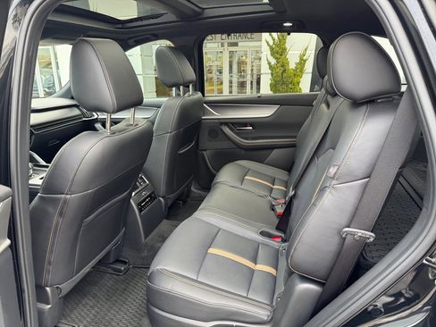 Used 2025 MAZDA CX-70 3.3 Turbo S w/ Premium Package image 34