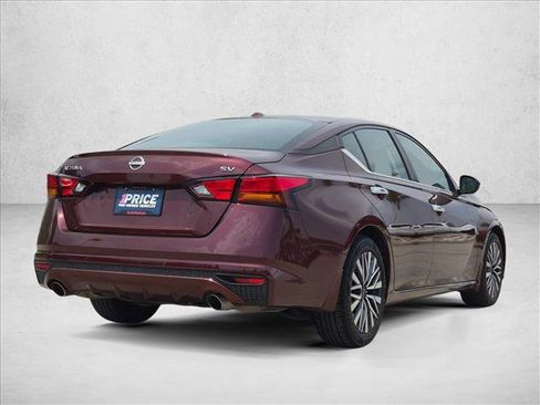 Used 2024 Nissan Altima 2.5 SV w/ SV Premium Package FWD image 5