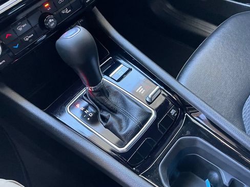 New 2026 Jeep Compass Latitude AWD/4WD image 18