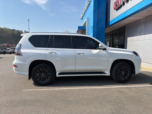 Used 2022 Lexus GX 460 Premium w/ Premium Package image 7