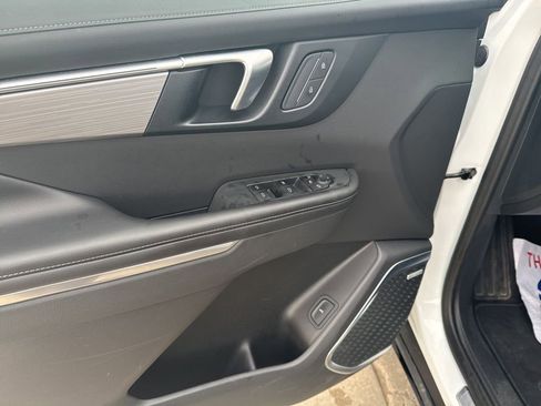 Used 2025 Buick Enclave Preferred image 15