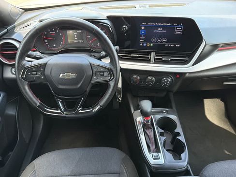 Used 2024 Chevrolet Trax RS w/ Driver Confidence Package FWD image 19