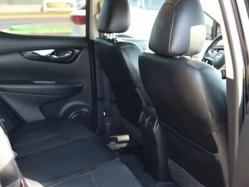 Used 2018 Nissan Rogue Sport SL w/ SL Premium Package image 41