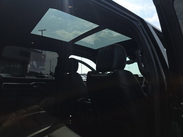 Used 2025 RAM 1500 Laramie w/ Night Edition AWD/4WD image 34