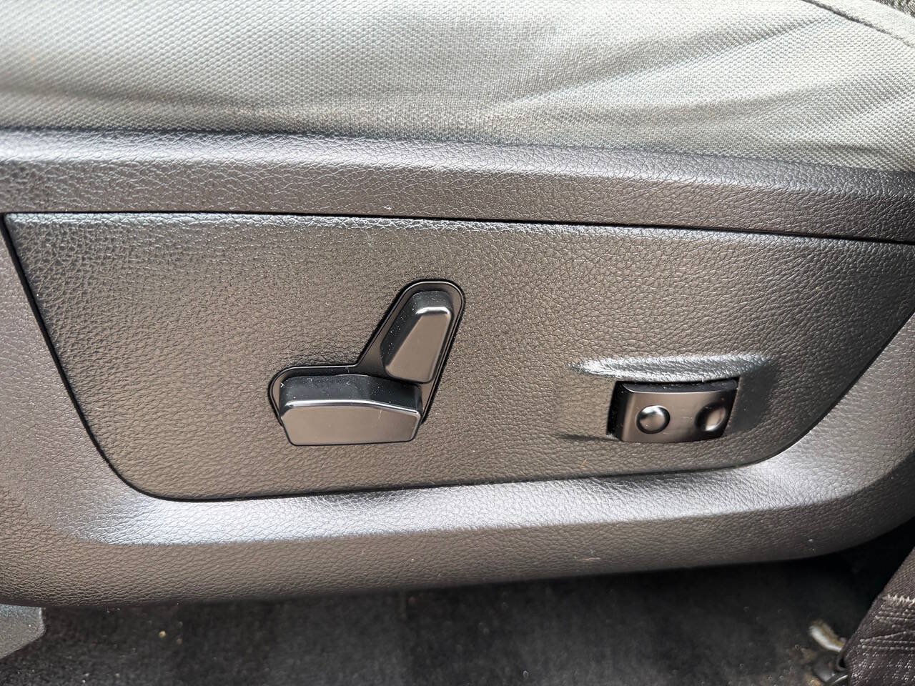 Used 2015 RAM 1500 Lone Star RWD image 20