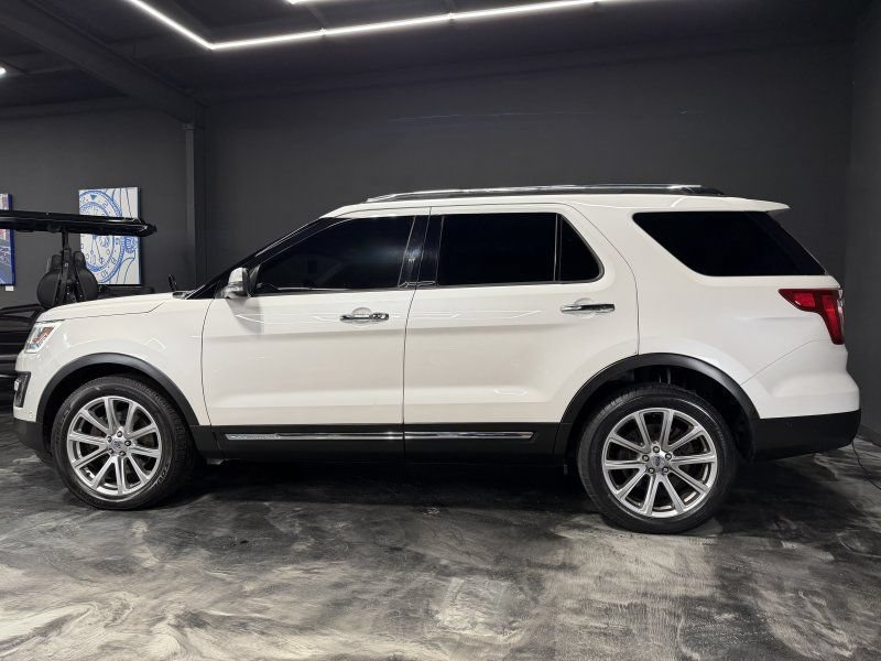 Used 2016 Ford Explorer Limited w/ Equipment Group 303A AWD/4WD image 8