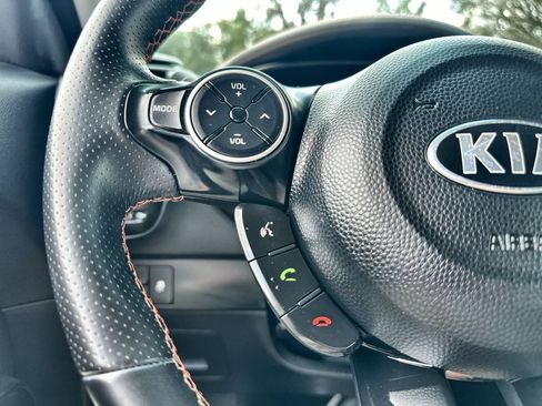 Used 2018 Kia Soul ! FWD image 31