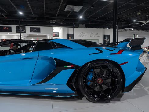 Used 2021 Lamborghini Aventador SVJ image 54