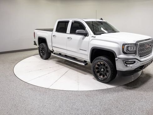 Used 2017 GMC Sierra 1500 SLT AWD/4WD image 32