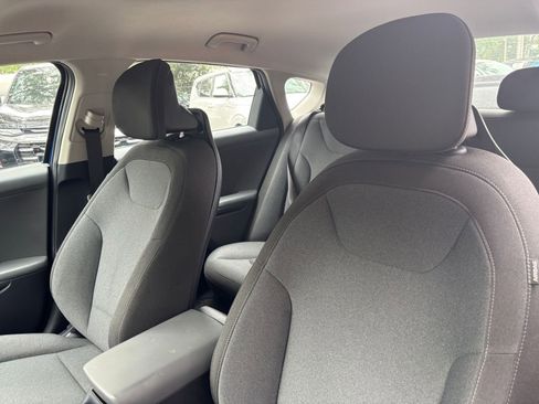 Used 2025 Kia K4 FWD image 36