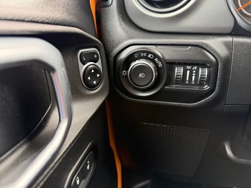 Used 2021 Jeep Wrangler Unlimited Sport AWD/4WD image 25