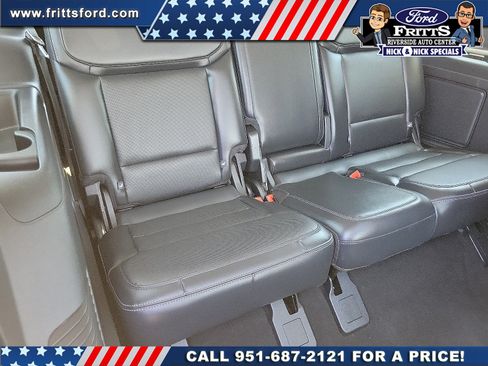 Certified 2025 Ford Expedition Platinum w/ Driver's Package AWD/4WD image 16