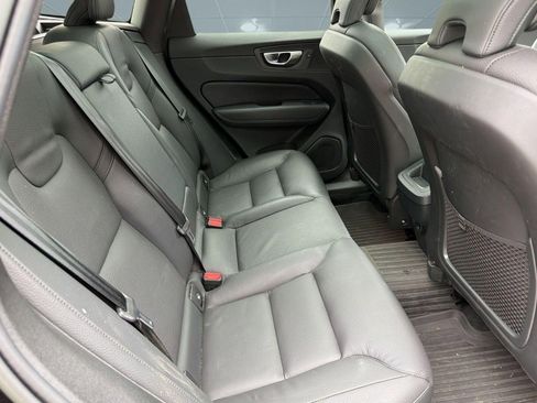 Certified 2023 Volvo XC60 B5 Plus w/ Climate Package AWD/4WD image 28
