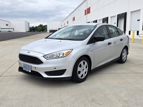 Used 2016 Ford Focus S FWD image 1