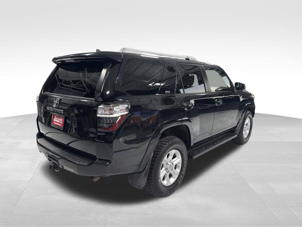 Used 2016 Toyota 4Runner SR5 AWD/4WD image 9
