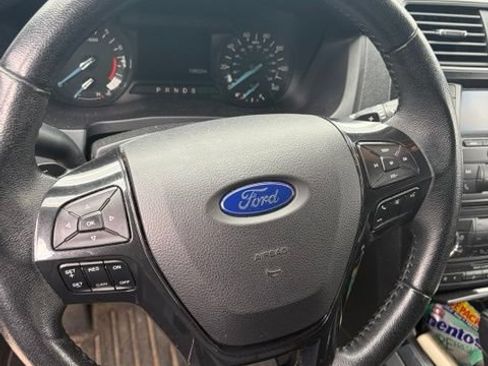 Used 2017 Ford Explorer XLT AWD/4WD image 23