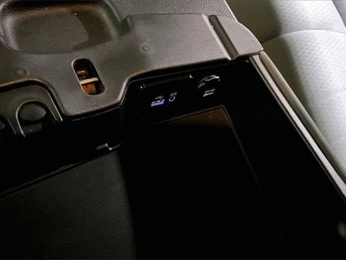 Used 2014 RAM 2500 Tradesman w/ Chrome Appearance Group image 26