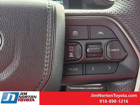 Used 2025 Toyota Tacoma TRD Sport image 29