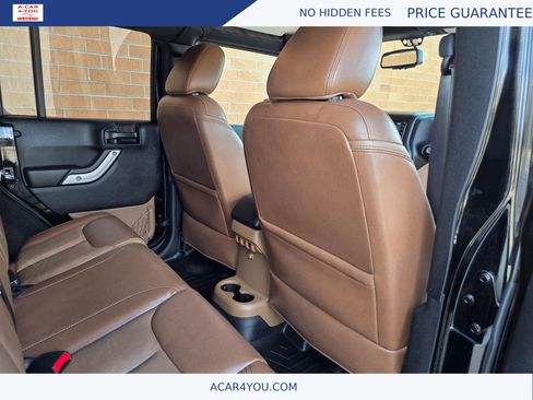 Used 2017 Jeep Wrangler Unlimited Sahara w/ Dual Top Group AWD/4WD image 15